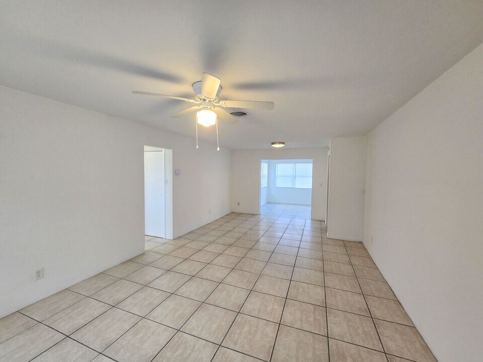 1675 41st Ave in Vero Beach, FL - Building Photo