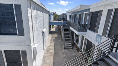 Ocean Palms Apartments in Corpus Christi, TX - Building Photo - Building Photo