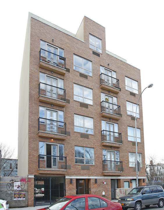 808 Myrtle Ave in Brooklyn, NY - Building Photo