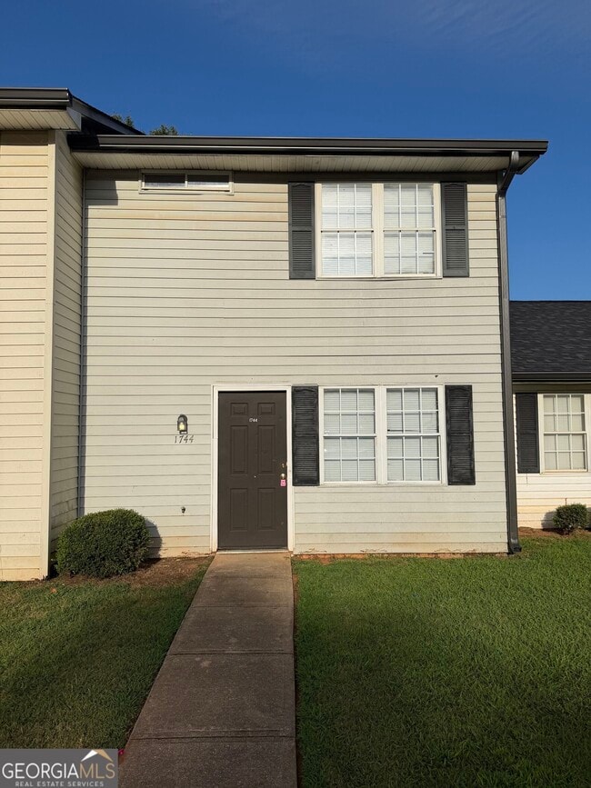 property at 1744 Bob White Ln SE