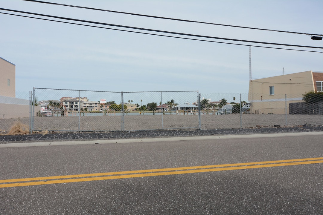 Sandpipers Cove in Clearwater, FL - Building Photo