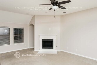 2512 Flowing Springs Dr in Fort Worth, TX - Foto de edificio - Building Photo