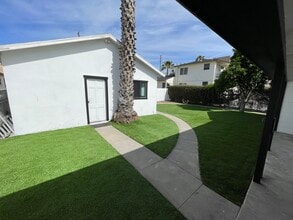 340 W Alameda Ave, Unit House in Burbank, CA - Foto de edificio - Building Photo