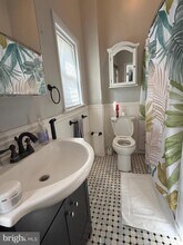 2034 Chestnut St in Philadelphia, PA - Building Photo - Building Photo