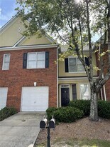 2515 Longcourt Cir in Atlanta, GA - Building Photo