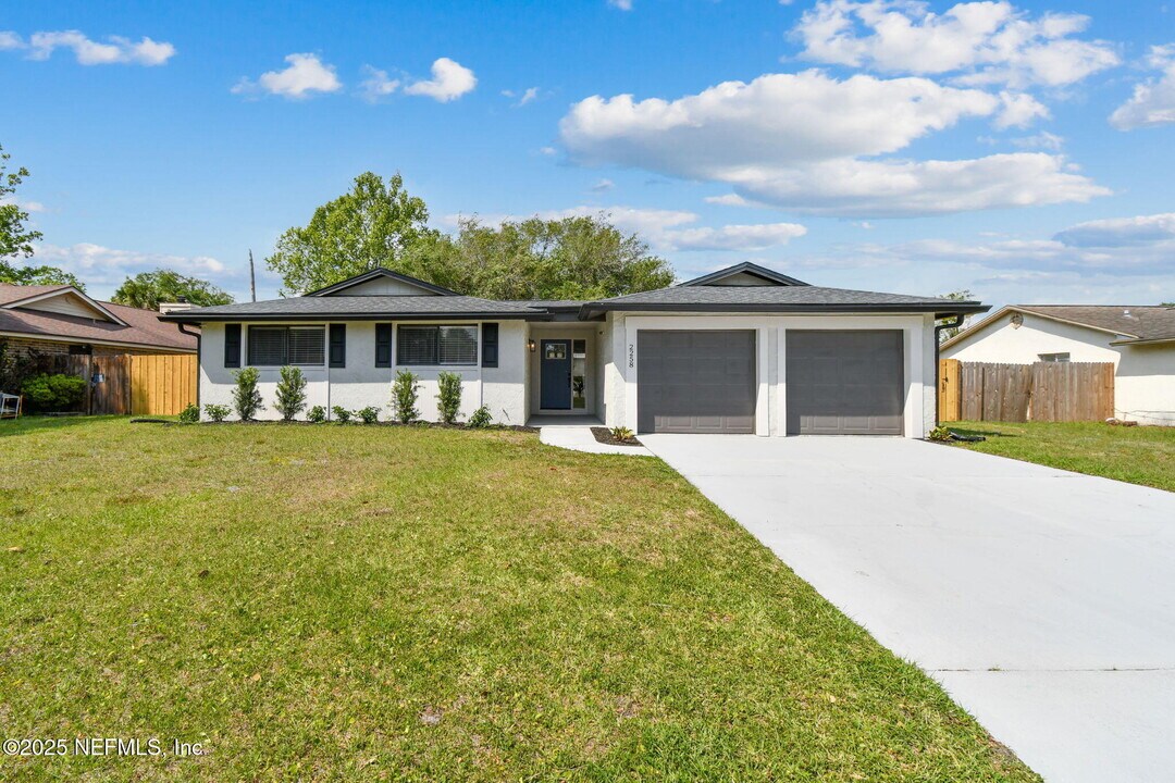 2258 George Wythe Rd in Orange Park, FL - Building Photo