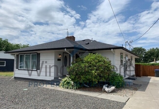 property at 1516 S 3rd Ave