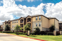 KENSINGTON CROSSINGS in Houston, TX - Building Photo - Building Photo