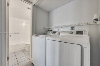 3158 Coral Springs Dr, Unit #2 in Coral Springs, FL - Building Photo - Building Photo