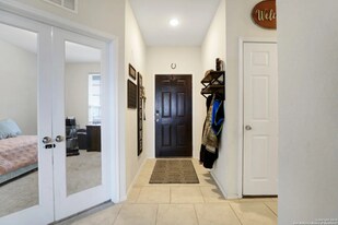 10368 Braunig in San Antonio, TX - Building Photo