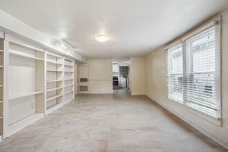 312 Elmeer Ave in Metairie, LA - Building Photo - Building Photo