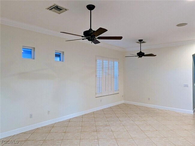 8917 Greenwich Hills Way in Ft. Myers, FL - Building Photo - Building Photo