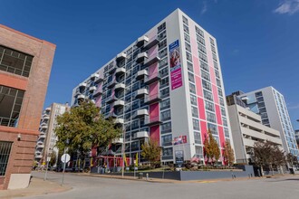 The Towers at Gateway City in St. Louis, MO - Building Photo - Building Photo