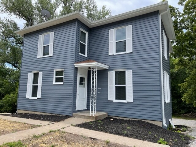 property at 905 N Governor St