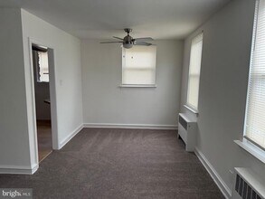 940 Vernon Rd in Philadelphia, PA - Building Photo - Building Photo