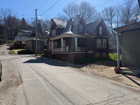 306 Wilson Ave, Unit 2nd Floor in Oil City, PA - Building Photo