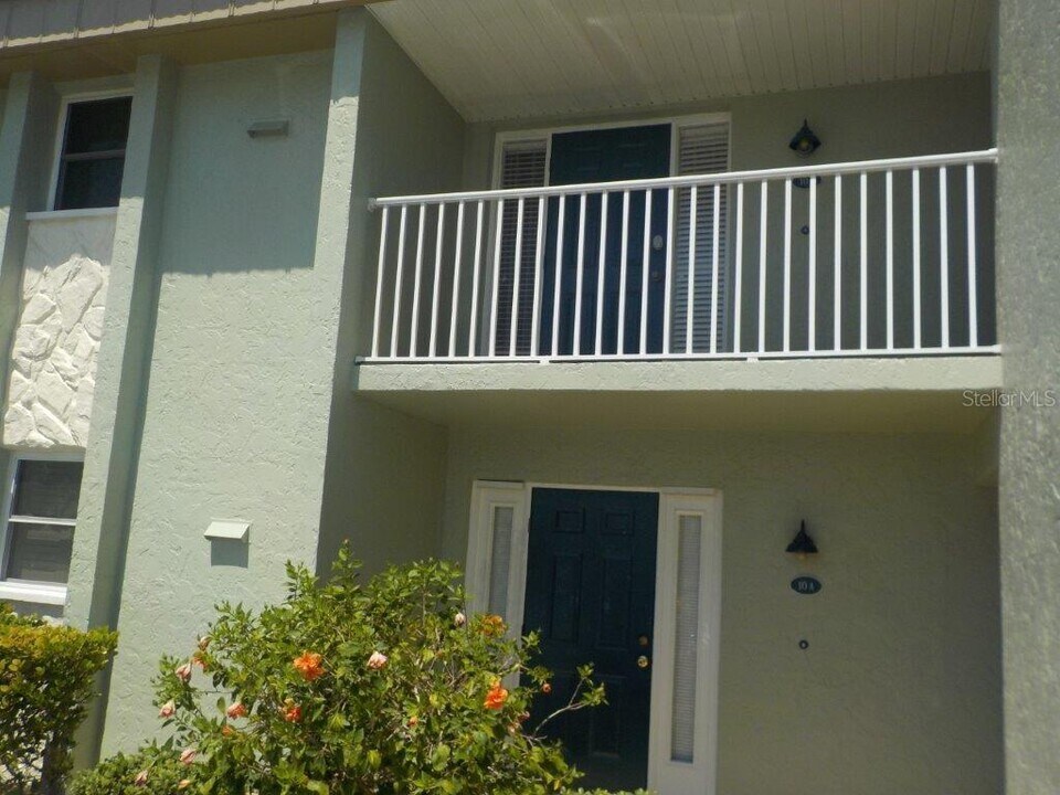 1400 Mineo Dr in Punta Gorda, FL - Building Photo