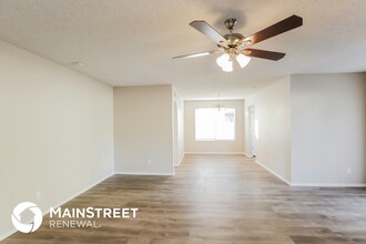 10634 S 44th St in Phoenix, AZ - Foto de edificio - Building Photo