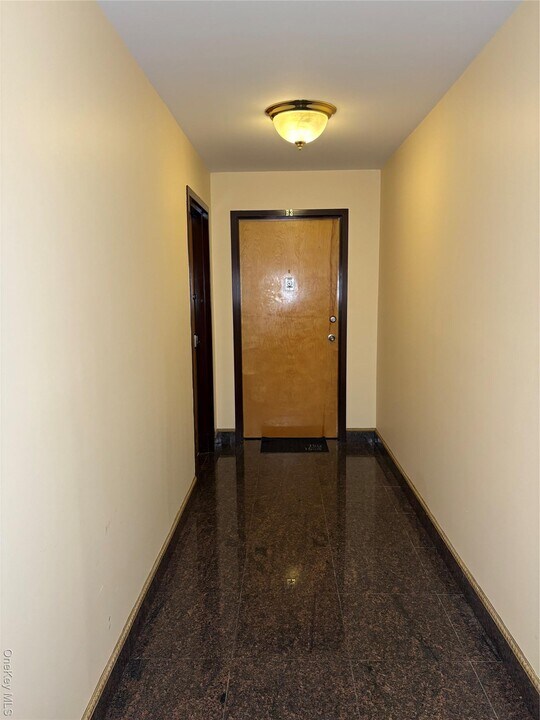 42-28 214th Pl in Queens, NY - Foto de edificio