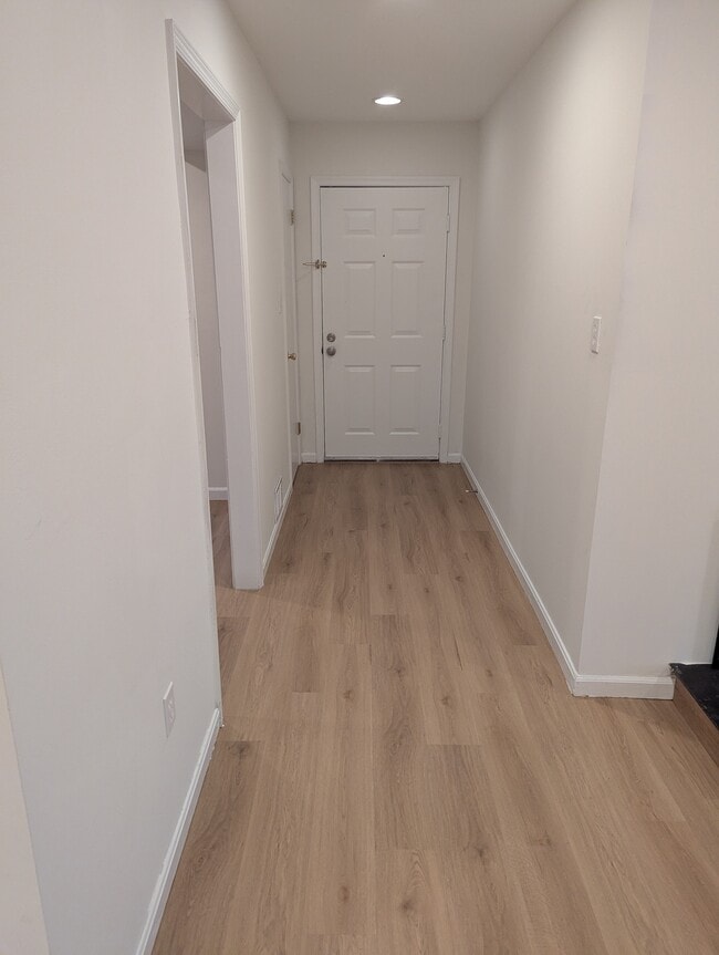 28 Windbrooke Cir in Gaithersburg, MD - Building Photo - Building Photo