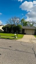 2500 Willow Ln in Irving, TX - Building Photo - Building Photo