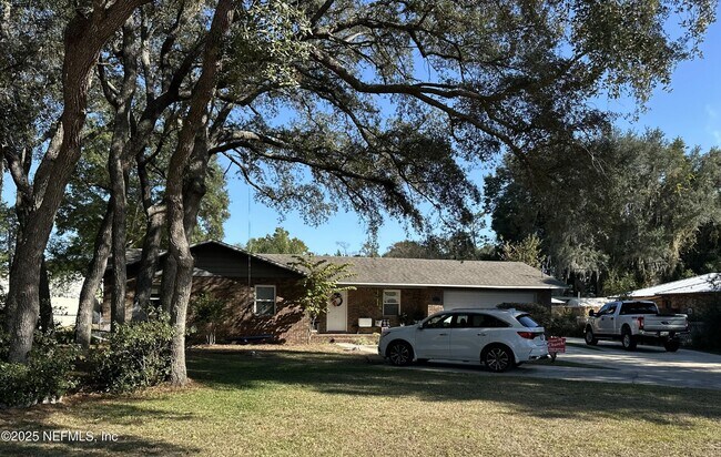 330 SW Grove St in Keystone Heights, FL - Building Photo - Building Photo