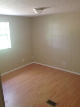 3301 Diana Dr in Zephyrhills, FL - Foto de edificio - Building Photo