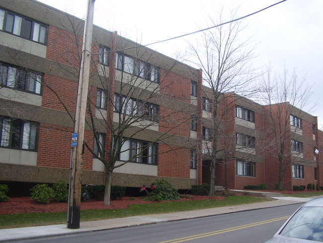 Bates Hill Apartments in Pittsburgh, PA - Foto de edificio - Building Photo