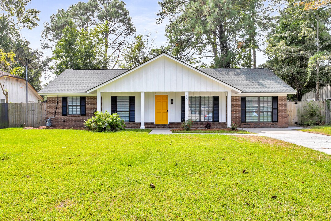 13 Oxford Ct in Savannah, GA - Building Photo