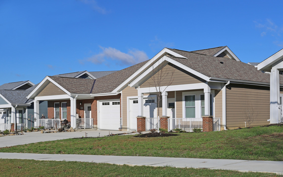 Highland Village in Highland Heights, KY - Building Photo