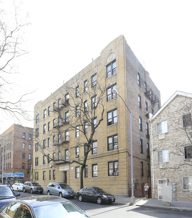 664 E 189th St in Bronx, NY - Building Photo - Building Photo