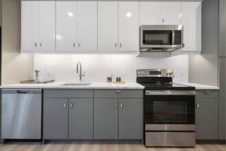 The District at 15Fifteen in Parsippany, NJ - Foto de edificio - Building Photo