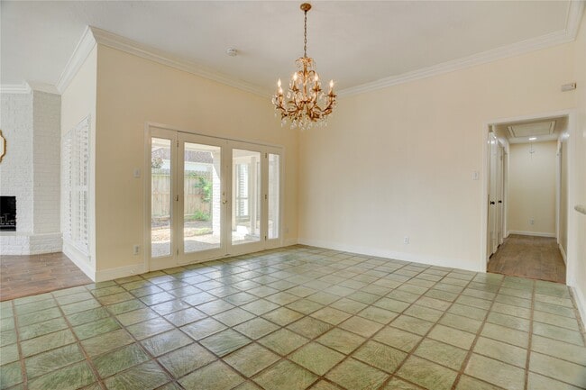 property at 15 Bendwood Dr