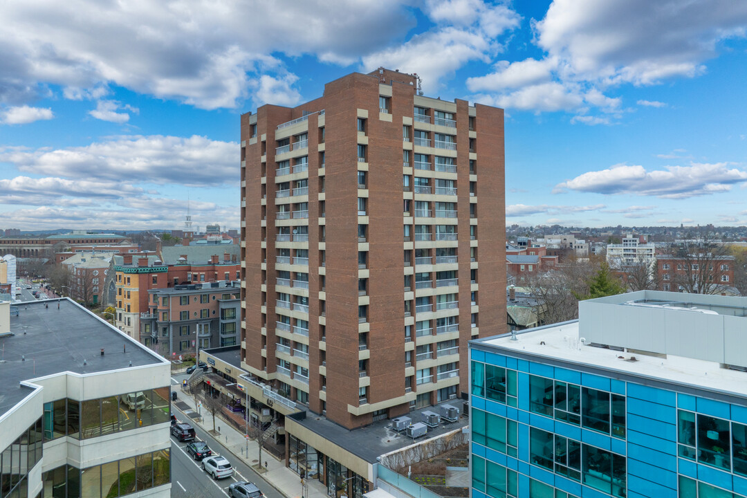 1105 Massachusetts Ave in Cambridge, MA - Building Photo