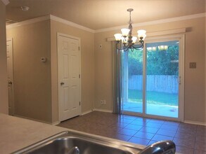 602 Diana Dr in Converse, TX - Building Photo - Building Photo
