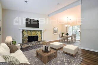 1719 Vauxhall Dr in Lithonia, GA - Foto de edificio - Building Photo