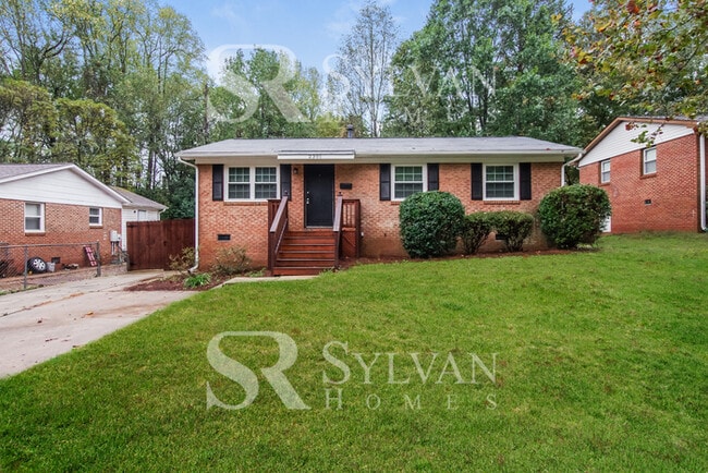 property at 2301 Longleaf Dr