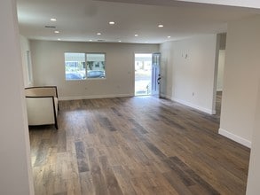 11315 Delano St in Los Angeles, CA - Building Photo - Building Photo