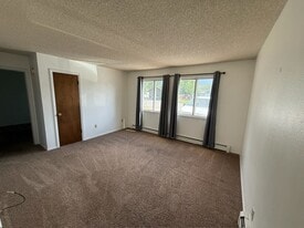 1225 Wyoming Ave, Unit #2 in Cody, WY - Building Photo