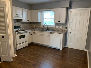 3718 Creekside Ct, Unit A in Paducah, KY - Building Photo - Building Photo