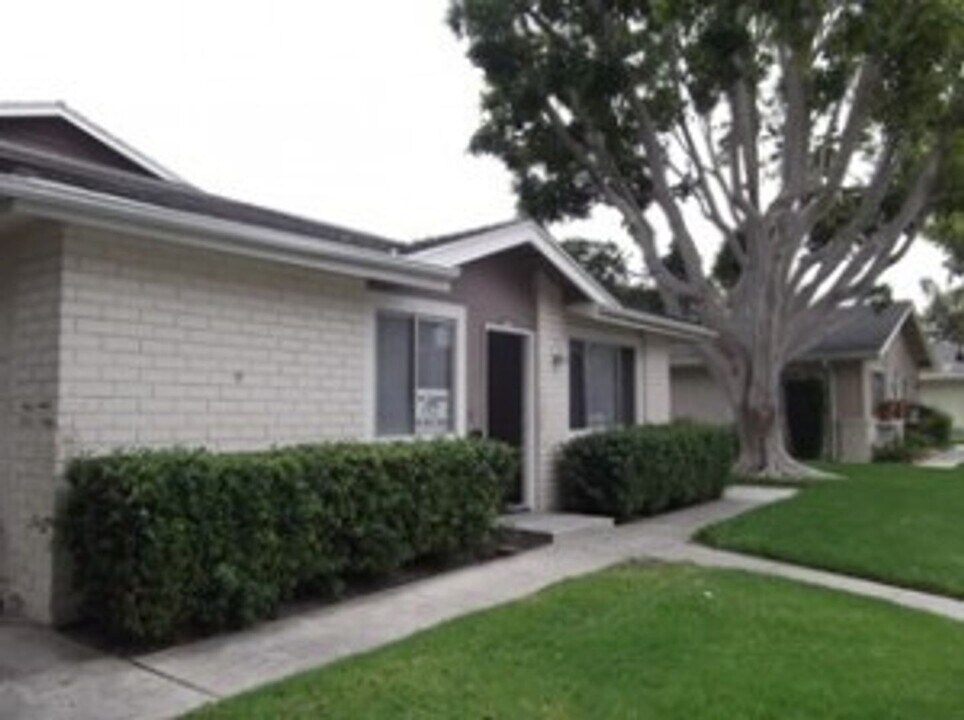 2584 Yardarm Ave in Port Hueneme, CA - Building Photo