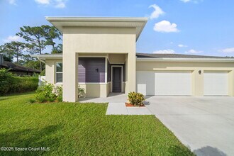 434 Borraclough Ave in Palm Bay, FL - Building Photo - Building Photo