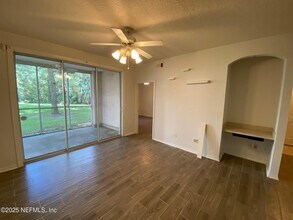8601 Beach Blvd in Jacksonville, FL - Building Photo - Building Photo