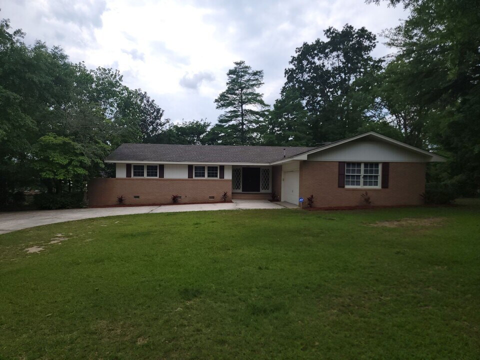 2729 Hillcrest St NE in Orangeburg, SC - Building Photo