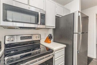 1241 University Ct, Unit 204 in Raleigh, NC - Foto de edificio - Building Photo