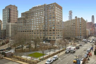 255 Hudson St in New York, NY - Foto de edificio - Building Photo