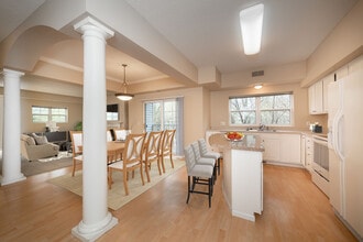 Lake Hazeltine Woods in Chaska, MN - Building Photo - Building Photo