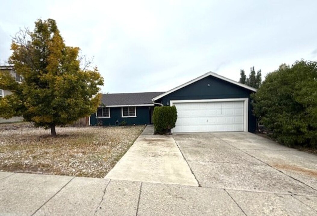 1538 Stitzel Rd in Elko, NV - Building Photo