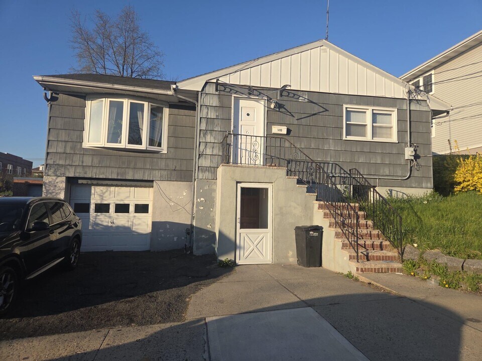 1410 45th St in North Bergen, NJ - Building Photo