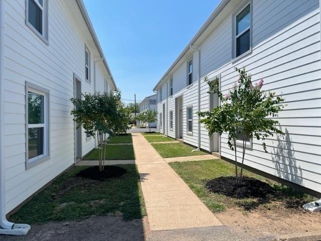 property at 1505 W Pearl St
